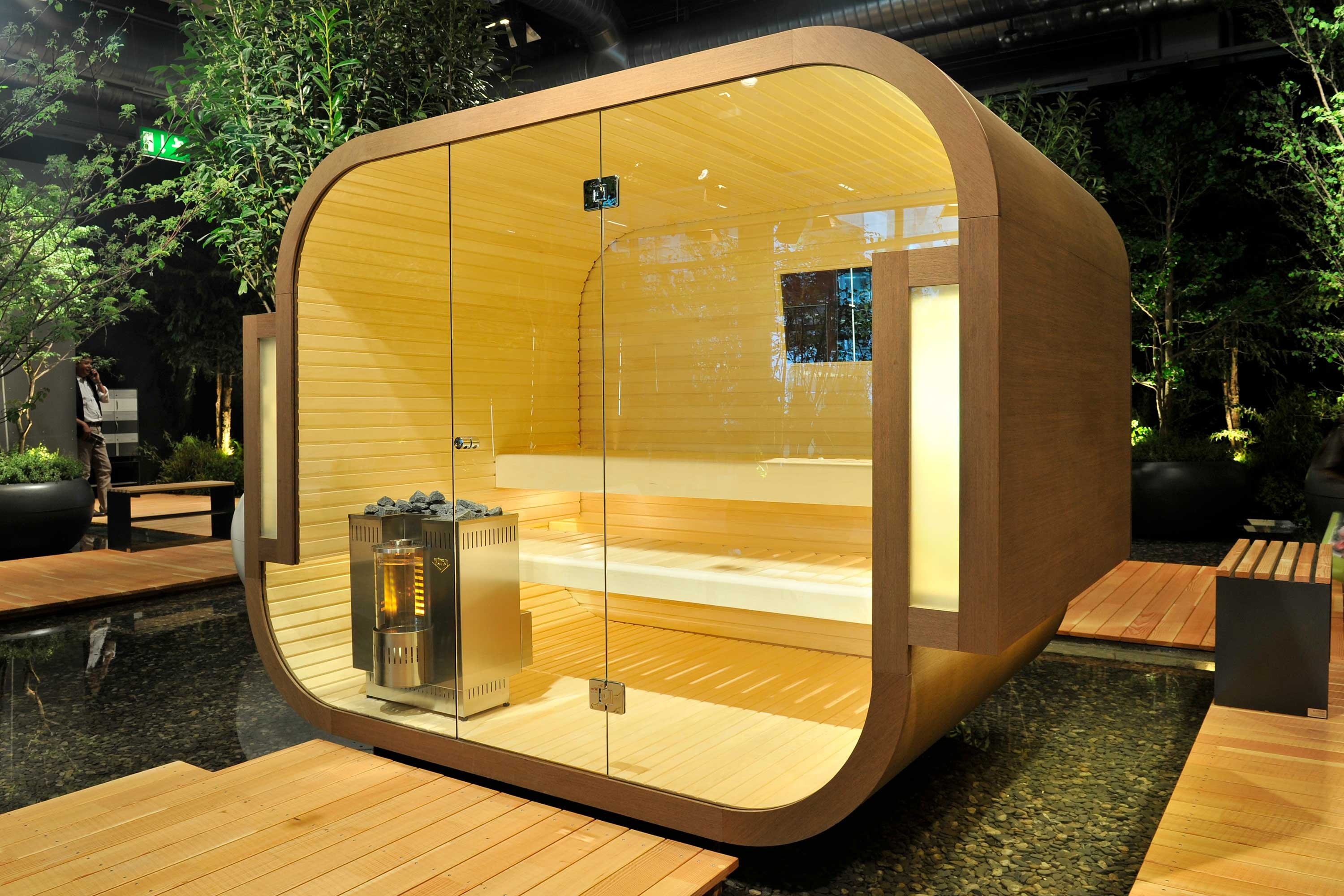 Уличная финская сауна со стеклянной стеной Aura